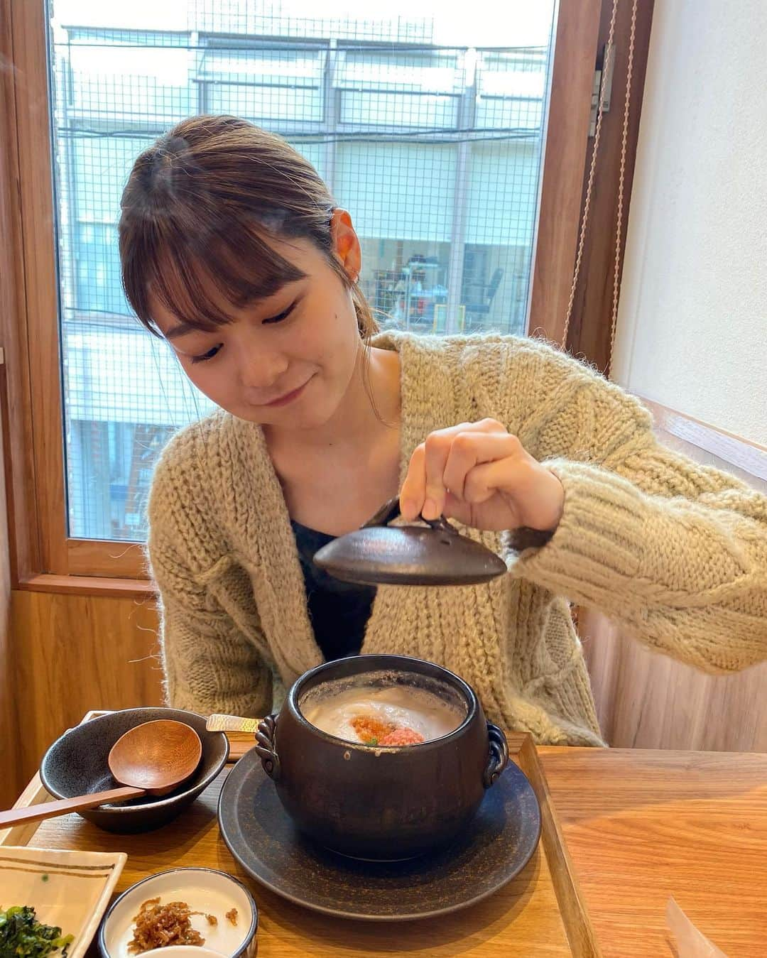 木下結衣のインスタグラム：「念願の☺︎☺︎☺︎このまえ！！美味しかったです、、痩せなきゃ、、🧏🏻‍♀️  そろそろインスタライブして皆さんと会える日のことを話したいなー！！と思ってます🥰ドキドキ   #ミスコン #instagram #instalike #instagood #サロモ #サロモ募集 #撮影モデル #ポートレート #portrait」