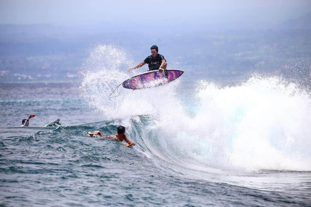 金尾玲生さんのインスタグラム写真 - (金尾玲生Instagram)「.  もうすでに戻りたい…  でも今日は湘南も意外と波があって遊べました〜！  写真はレンボンガンでの1枚。  📸by @brianmvs11  #bali #surfing」11月21日 21時40分 - reokanao