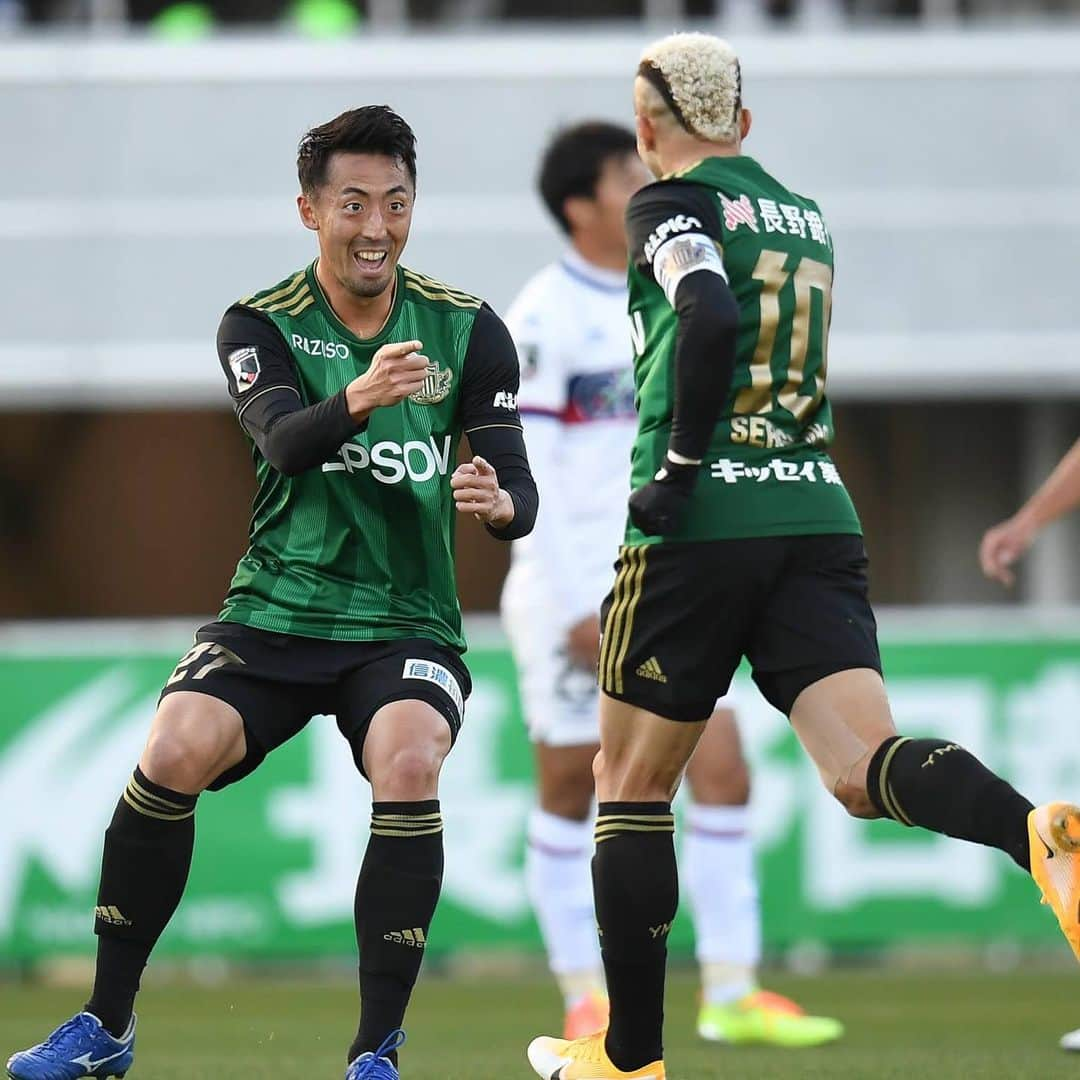 松本山雅FCさんのインスタグラム写真 - (松本山雅FCInstagram)「2020.11.21 2020 Meiji Yasuda J2 League 35th sec. Matsumoto 1-0 Okayama  #松本山雅fc #matsumotoyamaga #yamaga #onesoul #捲土雷鳥 #serginho」11月21日 21時52分 - matsumoto.yamagafc