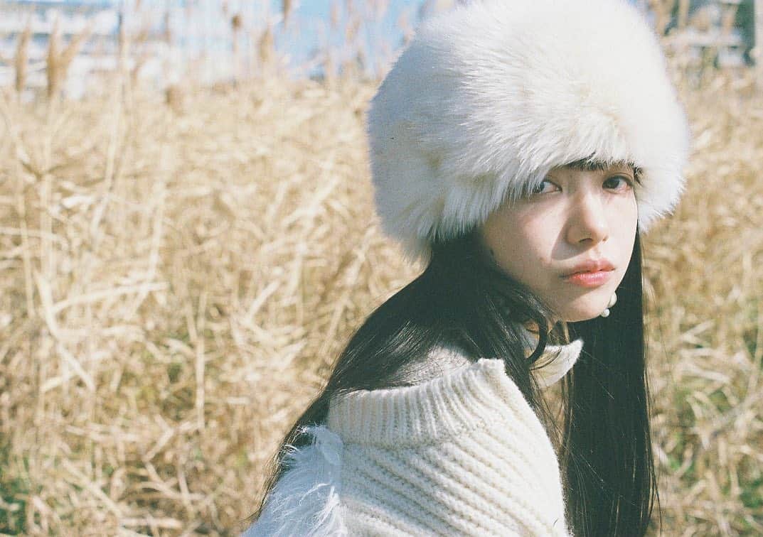 haru wagnusのインスタグラム：「past time past light ㅤㅤㅤㅤㅤㅤㅤㅤㅤㅤㅤㅤㅤ ㅤㅤㅤㅤㅤㅤㅤㅤㅤㅤㅤㅤㅤ #pentaxspf」