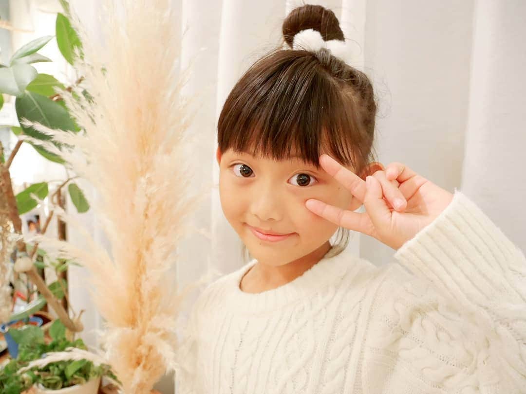 のインスタグラム：「@amazing_meijin_channel 🎥 . . Amazing MEIJIN Channel更新しました😊 今回はパパの特技を披露👨 ただひたすら指がすごい動画！爆🤣 . . ▷▶︎▷▶︎ユーザー名「Naaaaa-chan」 . #meijin #名人 #すごい動画 #アメイジングメイジン」