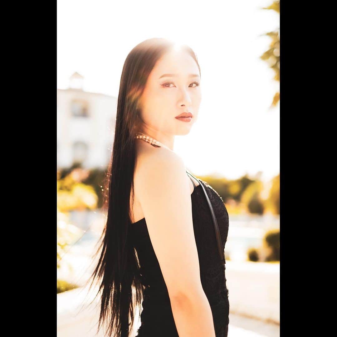 のインスタグラム：「_ . 🏝🐚🍃🏝🐚🍃🏝🐚🍃 . Photo by @kantoos_lifestyle . 👗 @immn_____ . . #photo#photograph#photography#dance#dancer #dancerphotography#vogue#voguer#pose#model #fashion#fashionportrait#longhair#blacklonghair #houseoforicci#houseoforiccijapan#theoricciway #japan#japanesegirl#HIKARIfamily#ayanaoricci」