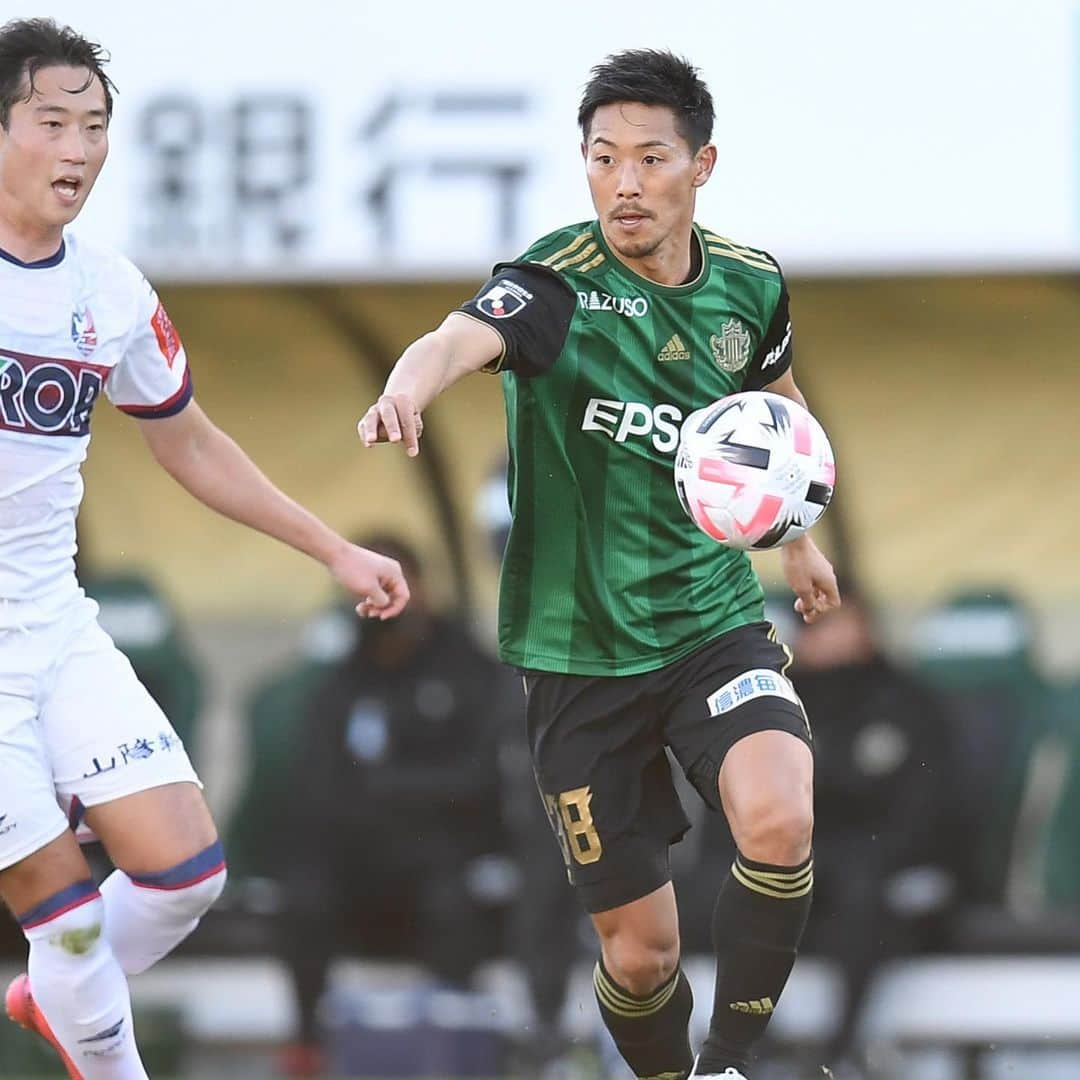 松本山雅FCさんのインスタグラム写真 - (松本山雅FCInstagram)「2020.11.21 2020 Meiji Yasuda J2 League 35th sec. Matsumoto 1-0 Okayama  #松本山雅fc #matsumotoyamaga #yamaga #onesoul #捲土雷鳥 #前貴之 #佐藤和弘 #ジャエル」11月21日 21時54分 - matsumoto.yamagafc