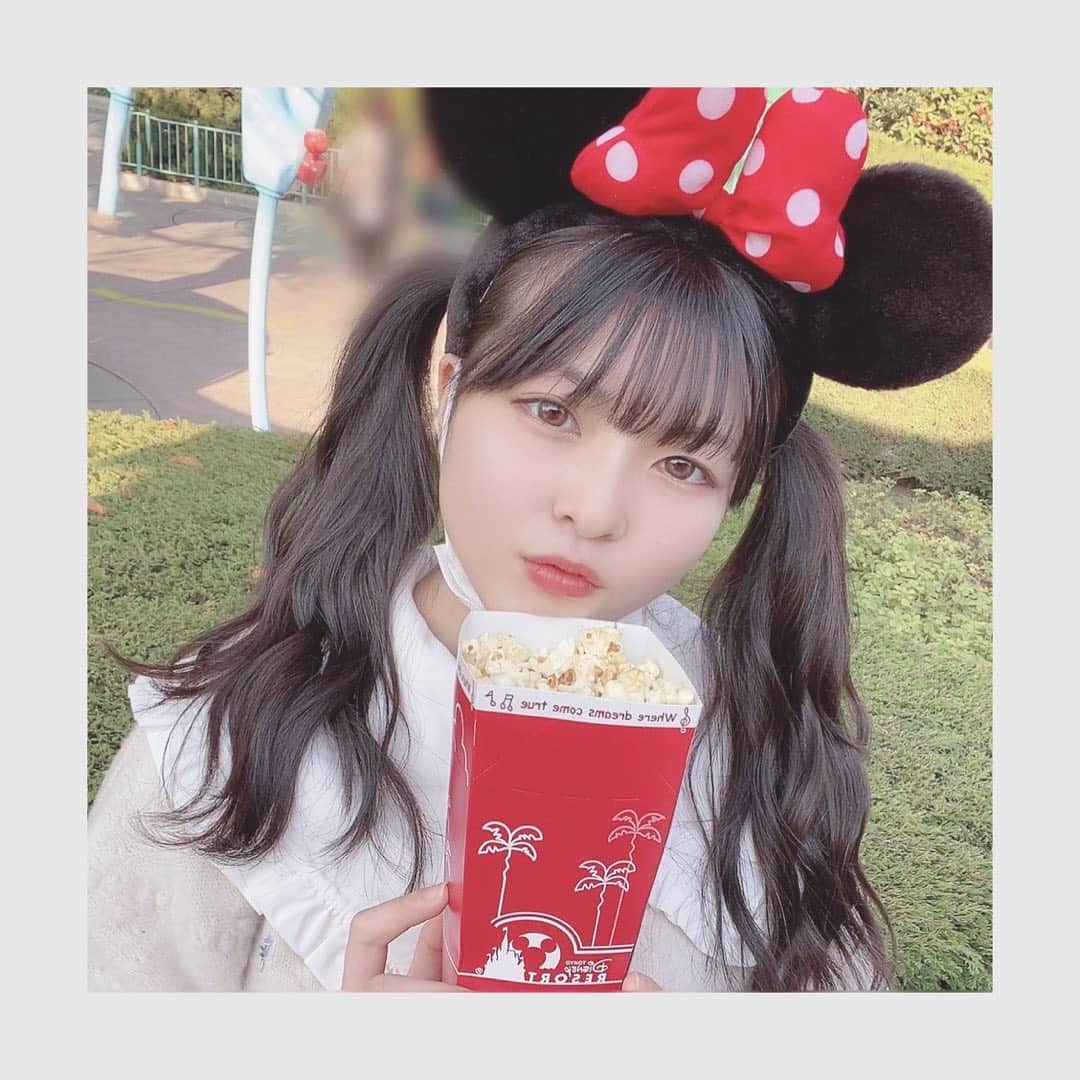 鈴木愛菜さんのインスタグラム写真 - (鈴木愛菜Instagram)「ハニーポップコーンが1番すき♡  #ディズニーランド #ポップコーン」11月21日 22時00分 - _enatan0109_