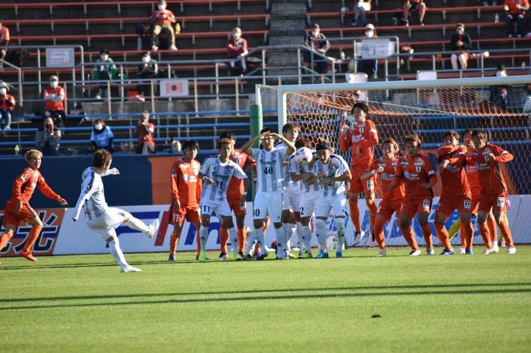 大前元紀さんのインスタグラム写真 - (大前元紀Instagram)「vs愛媛FC  5連戦初戦。 勝利でスタートできてよかった！！ 連勝していける様に頑張ります！  次も絶対勝ちます。  #ザスパクサツ群馬  #愛媛fc  #jリーグ   #愛媛まで応援 #dazn観戦  #ありがとうございました」11月21日 22時21分 - genki_omae10