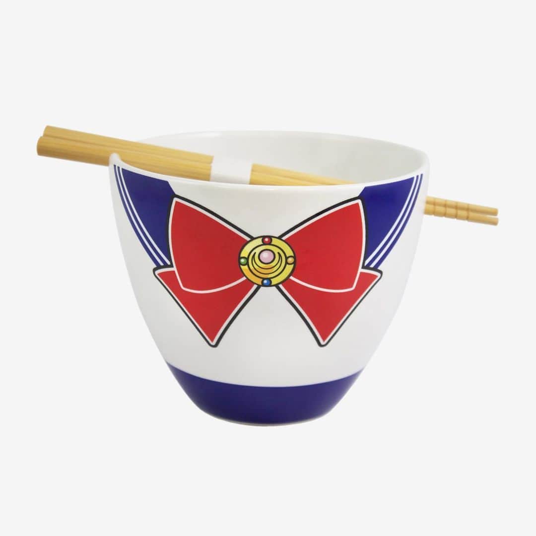 のインスタグラム：「✨🌙 Precious Sailor Moon ramen bowl from @hottopic!! 🌙✨  #sailormoon #セーラームーン　#ramen #bowl」