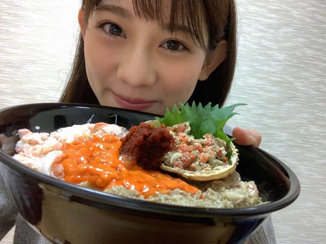 秋本帆華さんのインスタグラム写真 - (秋本帆華Instagram)「. 念願の… 親ガニ丼！！！！！！🦀  #味暦あんべ  うまうま🐴うまうま🤤」11月21日 22時41分 - honoka_akimoto_official