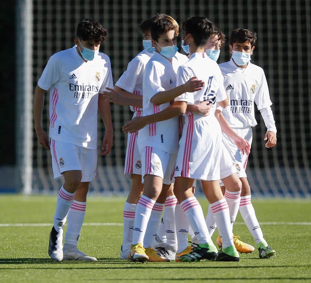 アルバロ・アルベロアのインスタグラム：「Muy contento con la actitud, el esfuerzo y el juego del equipo pero todavía más contento estaré cuando estemos todos juntos otra vez. ¡Seguimos, equipo! 💪🏼#thisistheway」
