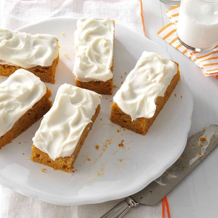 Good Morning Americaさんのインスタグラム写真 - (Good Morning AmericaInstagram)「Pumpkin pie bars with cream cheese icing? Yes, please! Get the @tasteofhome recipe at our link in bio!   #recipe #thanksgiving #pumpkinpie #pumpkin #fallrecipes #thanksgiving2020 #thanksgivingrecipes」11月21日 23時01分 - goodmorningamerica