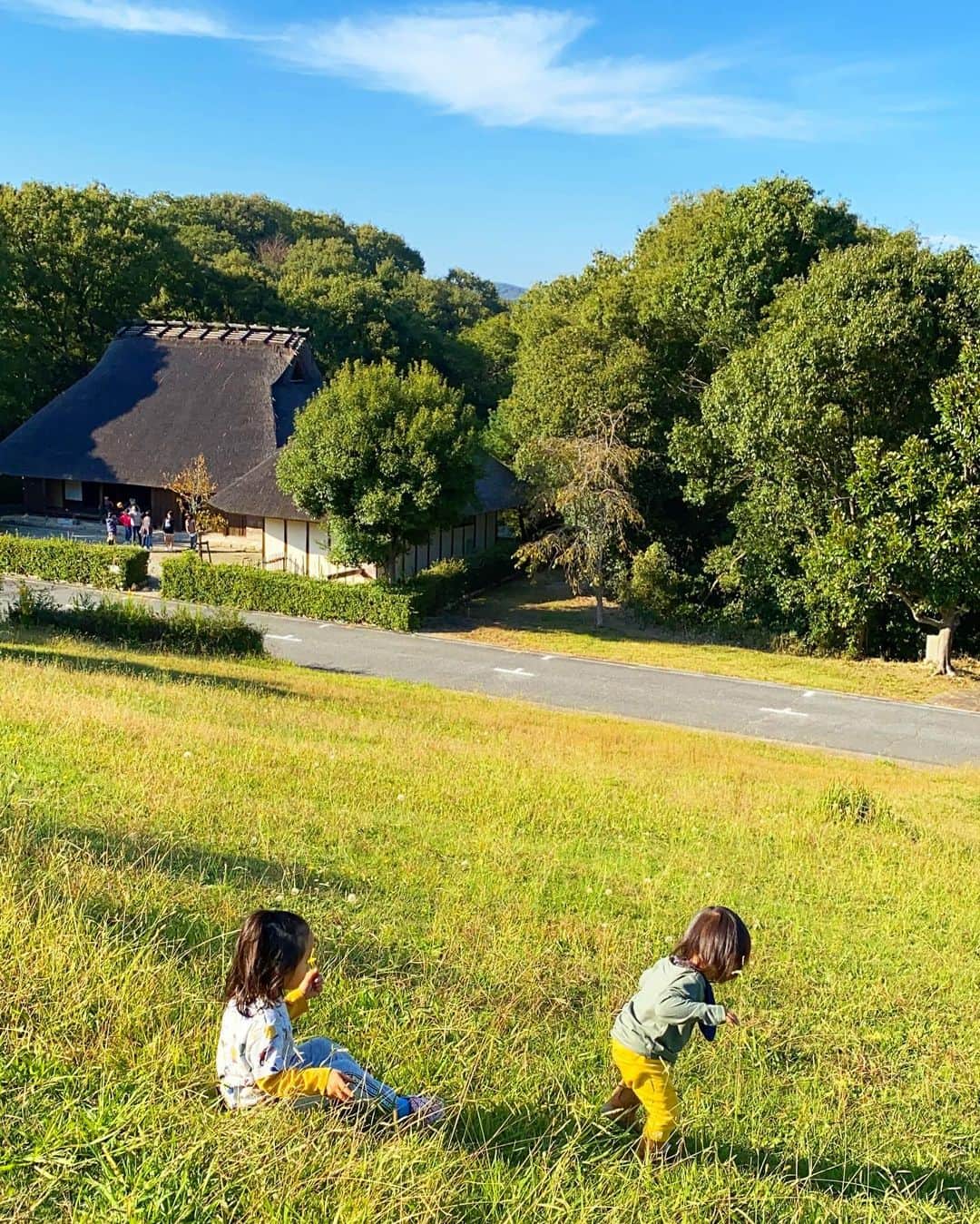 平山美香のインスタグラム：「Autumn BBQ 焼き肉屋さんしてるお友達ファミリーとBBQ🍖 お肉が美味し過ぎた、幸せのBBQ🍖 #BBQ #さすらいのカンテキ」