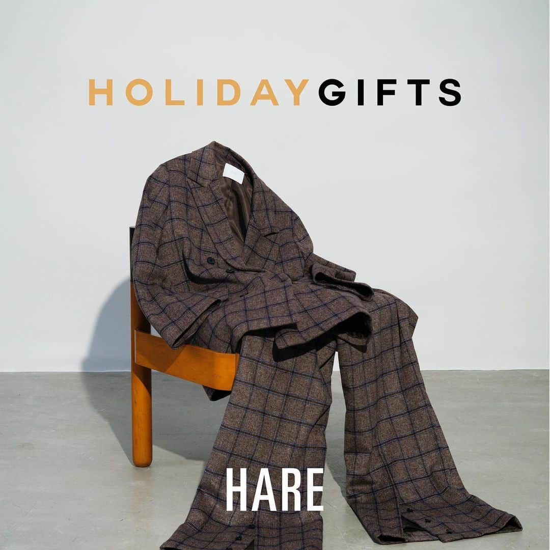 ハレさんのインスタグラム写真 - (ハレInstagram)「ㅤㅤㅤㅤㅤㅤㅤㅤㅤㅤㅤㅤㅤ #ハレレ SPECIAL CONTENTS ー HOLIDAY GIFTS ㅤㅤㅤㅤㅤㅤㅤㅤㅤㅤㅤㅤㅤ 自分に、大切な人に、いま贈りたい8つのギフトアイデアㅤㅤㅤㅤㅤㅤㅤ ㅤㅤㅤㅤㅤㅤㅤㅤㅤㅤㅤㅤ 詳細はプロフィールのTOPから、 ストーリーのアーカイブをClick！ ▼ @hare_official  ㅤㅤㅤㅤㅤㅤㅤㅤㅤㅤㅤㅤㅤㅤㅤㅤㅤㅤㅤㅤㅤㅤㅤㅤㅤㅤ ㅤㅤㅤㅤㅤㅤㅤㅤㅤㅤㅤㅤㅤ #HARELADIES #HARE #ハレ #モノトーンコーデ #ブラックコーデ #モード系ファッション #モード系女子 #mode」11月21日 23時07分 - hare_official