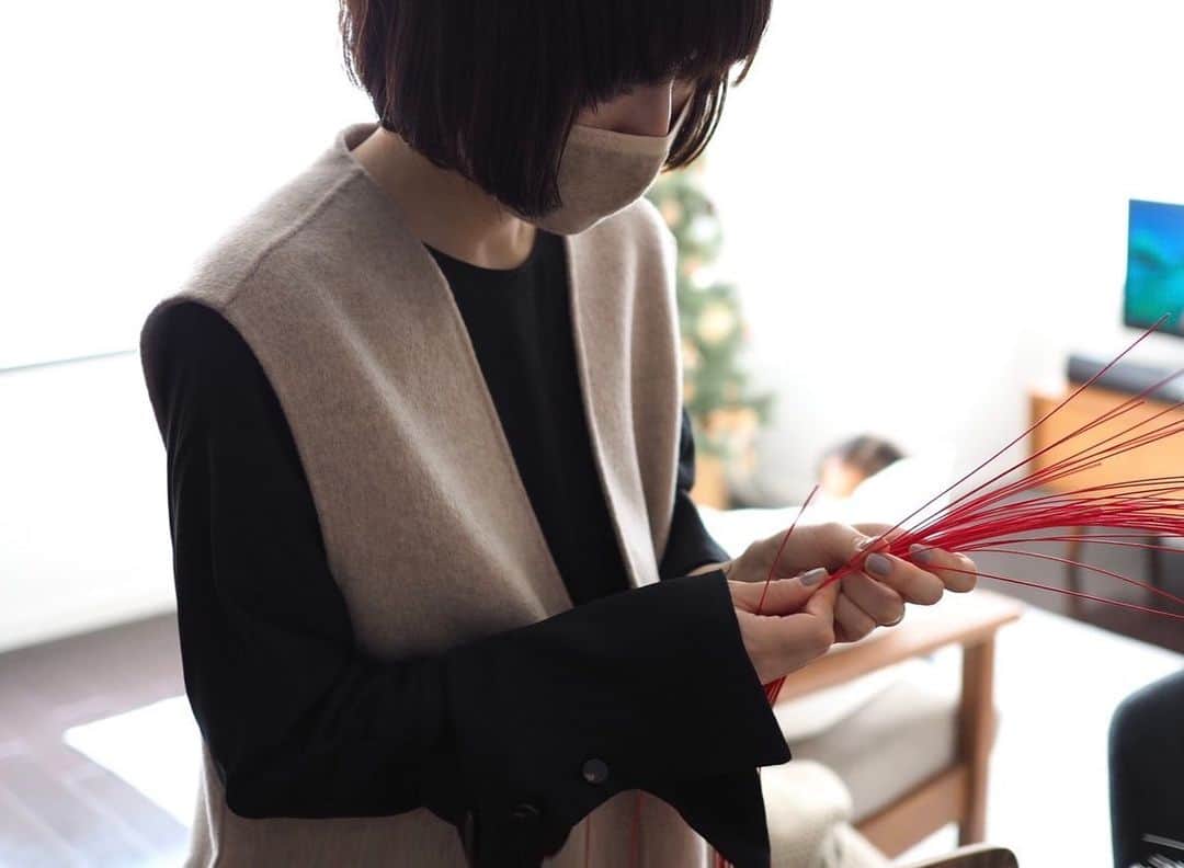 norikoのインスタグラム：「しめ飾り作りの様子。 ありがとうございました✨✨  photo by @chihiroishino 📷」