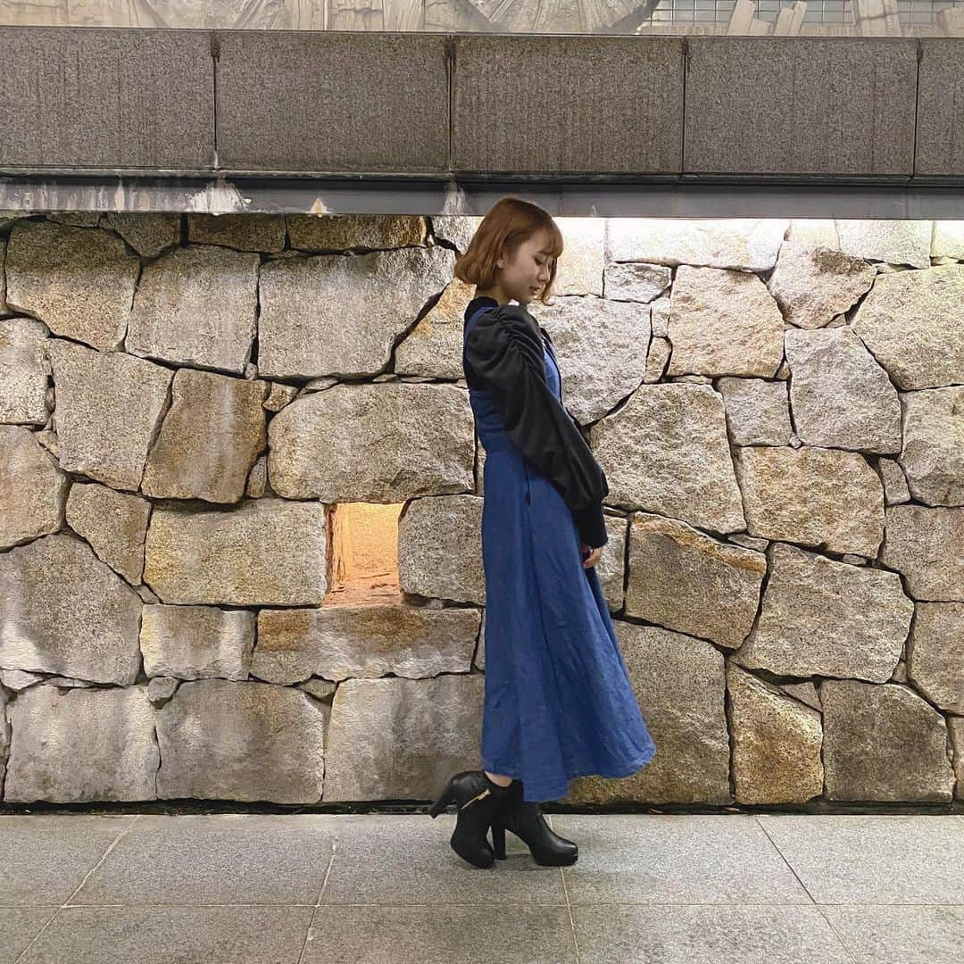 松本慈子さんのインスタグラム写真 - (松本慈子Instagram)「* 👡🦋🖤  #私服 #デニムワンピース #パフスリーブ #ヒール #ootd #dress #denimstyle #instafashion」11月21日 23時32分 - chikako_1119