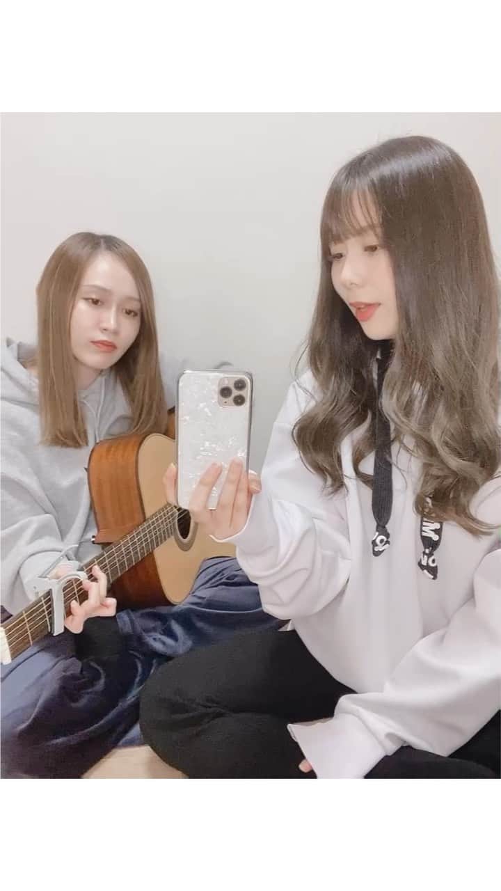 西村季里子のインスタグラム：「・ ・ ・ 「CHE.R.RY」YUI  with @chinami_ito_   #CHERRY #YUI #青春 #私の青春そのもの  #thefirsttake  #YouTube #歌ってみた #弾き語り #弾き語り女子  #弾き語り動画  #ギター #ギター女子  #ギター弾き語り」
