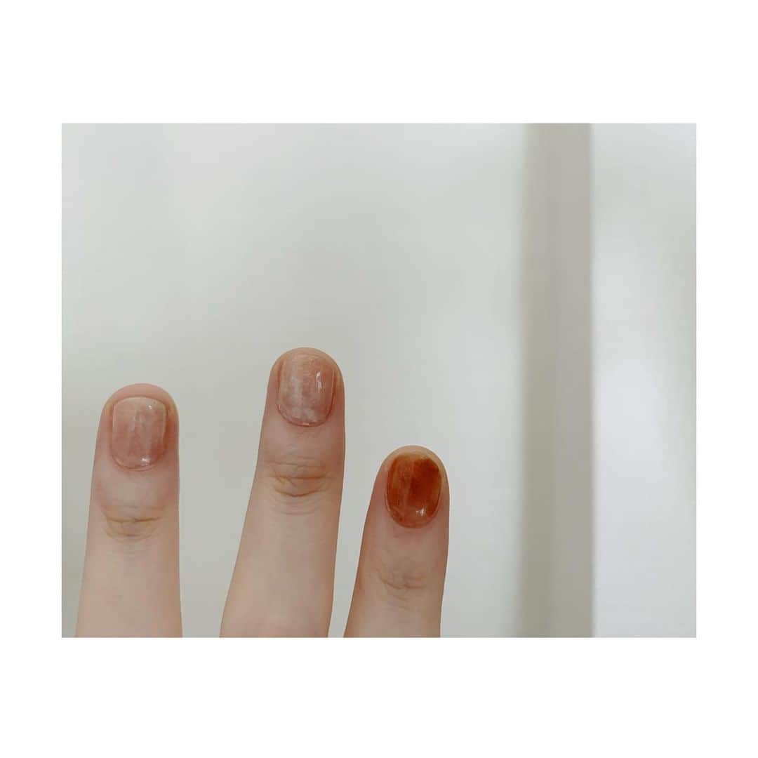 神田莉緒香さんのインスタグラム写真 - (神田莉緒香Instagram)「--- 三連休だから、爪を塗った。 良いお天気とあわせて 心も身体も整えます。 . . #かんだりのつめ」11月22日 10時29分 - riokanda_ri