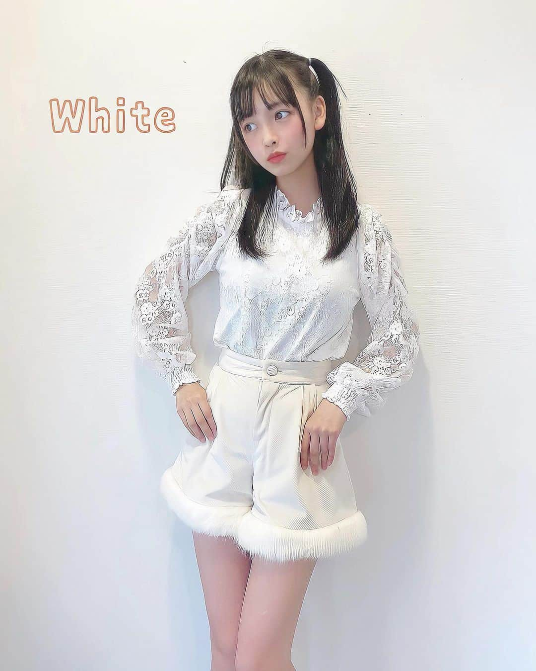 AIRIさんのインスタグラム写真 - (AIRIInstagram)「୨୧┈White code ┈୨୧  冬らしく、白オンリーのガーリーコーデ♡ もこもこのショーパンがお気に入り♪♪ @secrethoney_official  . . #PiXMiX #アイドル #idol #偶像 #コーデ #ファッション #大好き #冬 #ハーフツイン #ショーパン #白 #ハーフツイン #高校生 #code#fashion #jk #fjk #winter #secrethoney #followme」11月22日 9時09分 - aylin200442