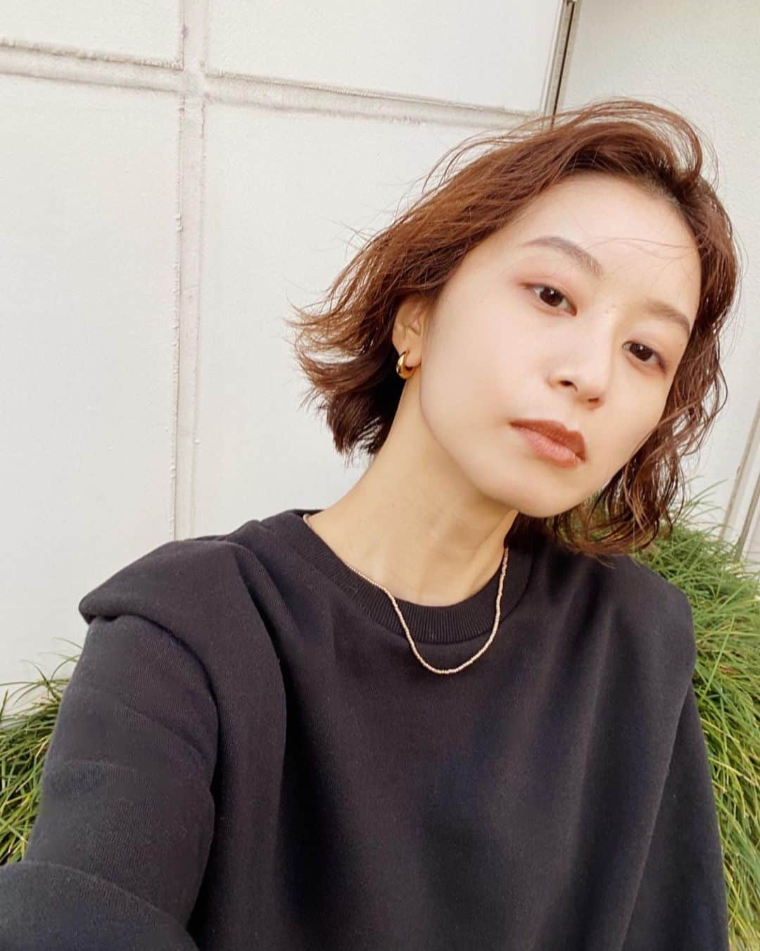 Eri Koyamaのインスタグラム：「. かわいいスウェット見つけた❤️ 裏起毛であったかさも◎ . @ungrid_official @ungrid_staffsnap @eri_koyama_ #153cmコーデ」