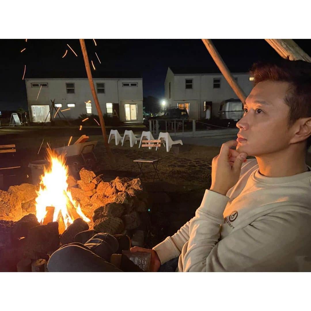 チン・テヒョンさんのインスタグラム写真 - (チン・テヒョンInstagram)「fire  #추억」11月22日 9時38分 - taihyun_zin
