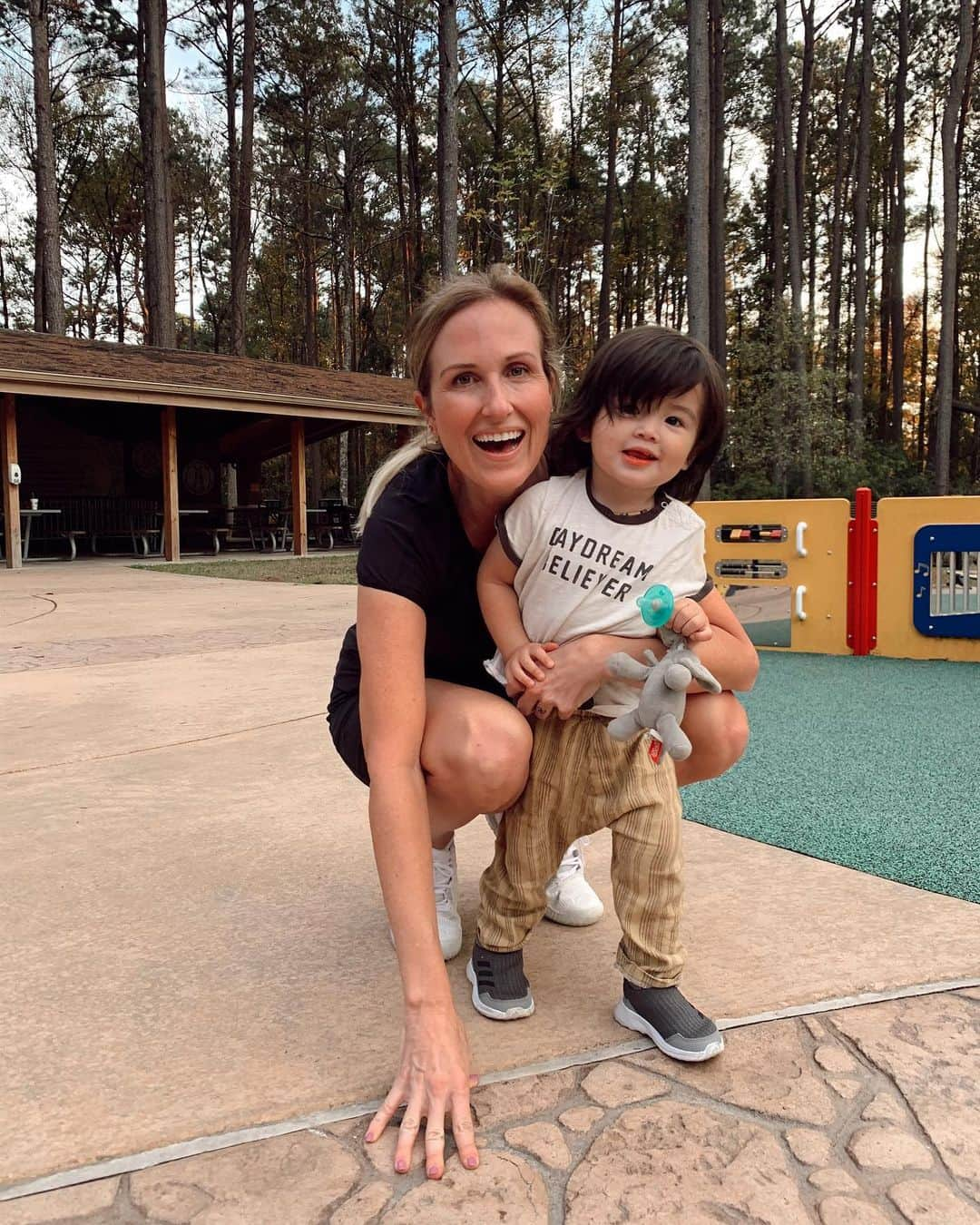 コリー・ロバートソンさんのインスタグラム写真 - (コリー・ロバートソンInstagram)「Future tennis partners 😍」11月22日 9時46分 - bosshogswife