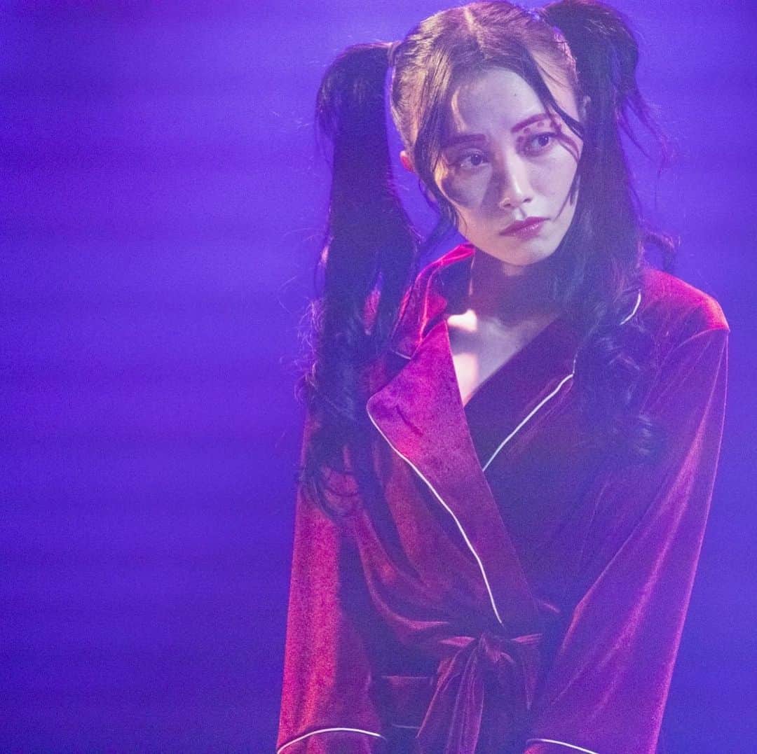 齋藤明里のインスタグラム：「. 劇団柿喰う客『夜盲症』 千穐楽です🙆🏻‍♀️  キララちゃんの活躍、最後まで見届けてね👀  https://w.pia.jp/t/kaki-kuu-kyaku/  . #夜盲症  #柿喰う客」