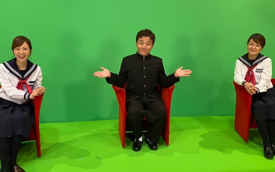 中澤裕子のインスタグラム：「📺📺  FBSさん『福岡くん』 今日出ます。  少し前 めっちゃ楽しかった収録でした！ と言っていたのは こちらの番組でした😊  セーラー服😱  楽し面白すぎて 自分の恥ずかし姿を 忘れてしまってた🤣  実はファンです パラシュート部隊の 斎藤優くん お久しぶりの 伊藤舞ちゃんとご一緒❤︎  エリアのみなさん 是非ご覧ください🥰  #fbs福岡放送  #地元検証バラエティ福岡くん   #パラシュート部隊 #斎藤優 さん  #fbsアナウンサー  #伊藤舞 さん」