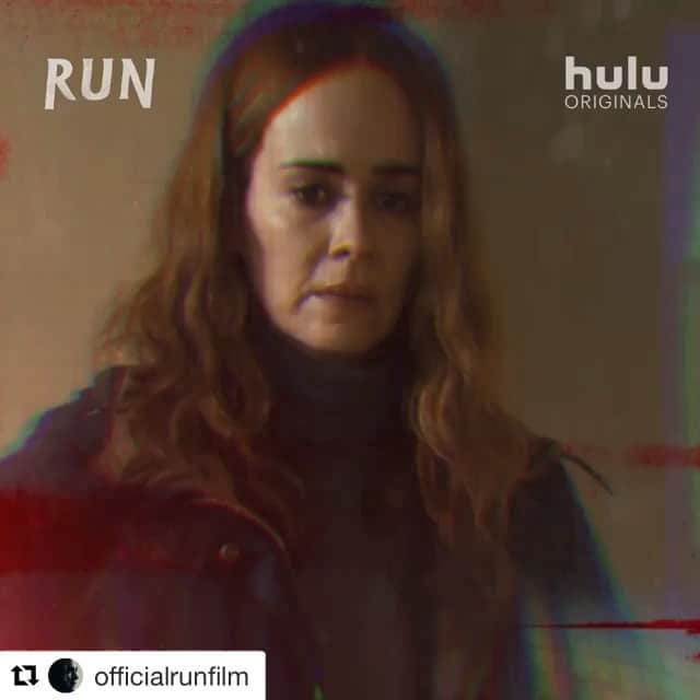 エリザベス・リーサーのインスタグラム：「Paulson can I get four or five of these a year? You are so terrifying and brilliant. This movie was SO GOOD!」