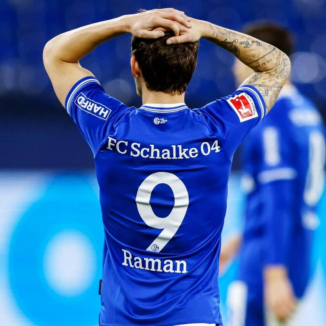 シャルケ04さんのインスタグラム写真 - (シャルケ04Instagram)「FT: #S04WOB 0:2 . . #S04 #Schalke #Knappen #Königsblau #Bundesliga #Matchday」11月22日 1時27分 - s04