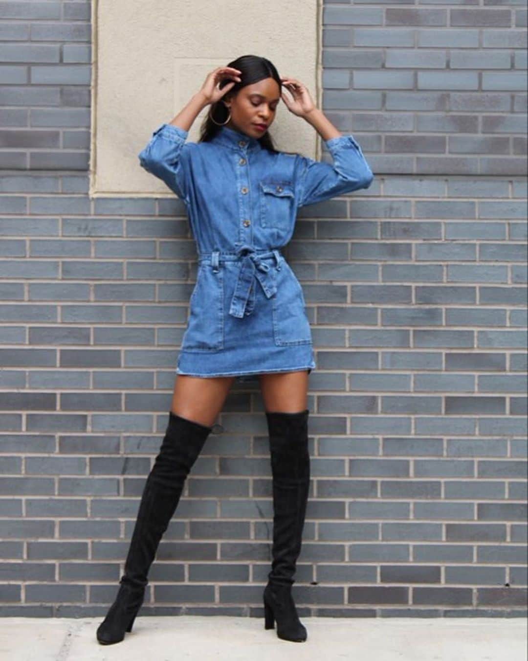 カレントエリオットのインスタグラム：「how to dress the part, by @sahirahabdur  #currentelliott #denim #minidress #streetstyle #fashion」