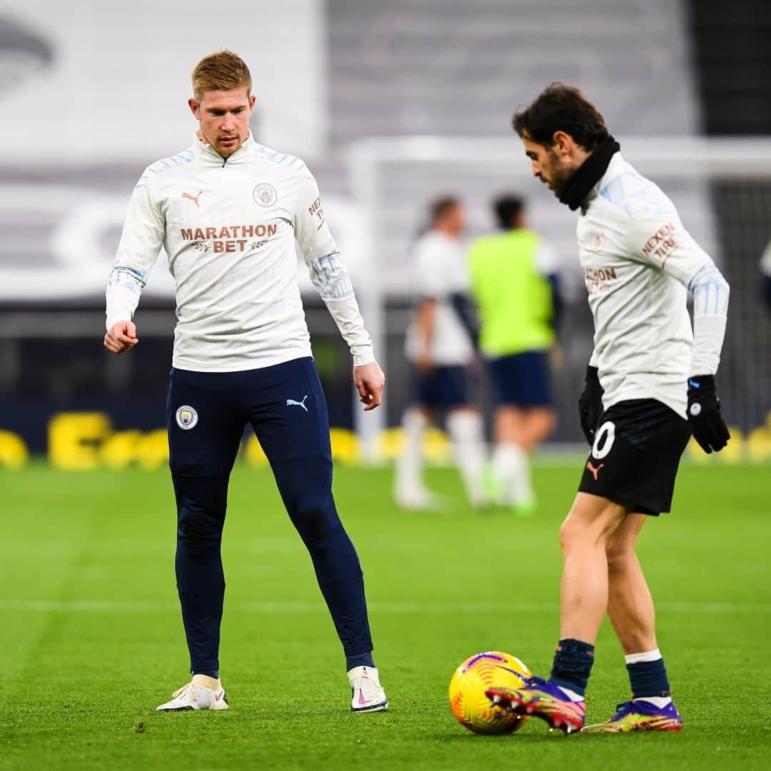 マンチェスター・シティFCさんのインスタグラム写真 - (マンチェスター・シティFCInstagram)「These two in the middle! 🔥 #mancity」11月22日 2時22分 - mancity