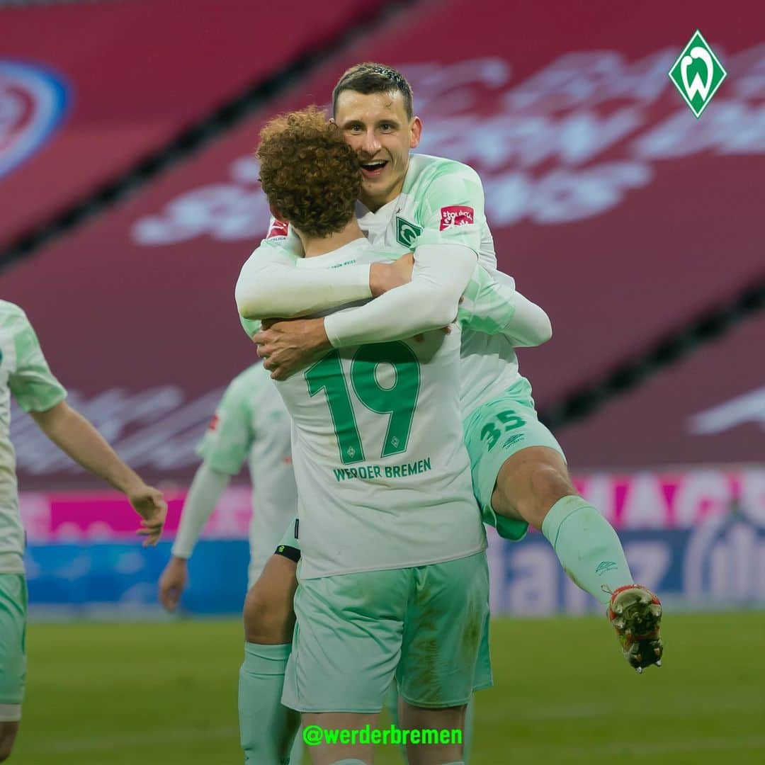 ヴェルダー・ブレーメンさんのインスタグラム写真 - (ヴェルダー・ブレーメンInstagram)「Wenn der tiefe Lauf belohnt wird.🙌 _______ #werder #bremen #svw #fcbsvw #eggestein #tor #nordphoto」11月22日 2時41分 - werderbremen