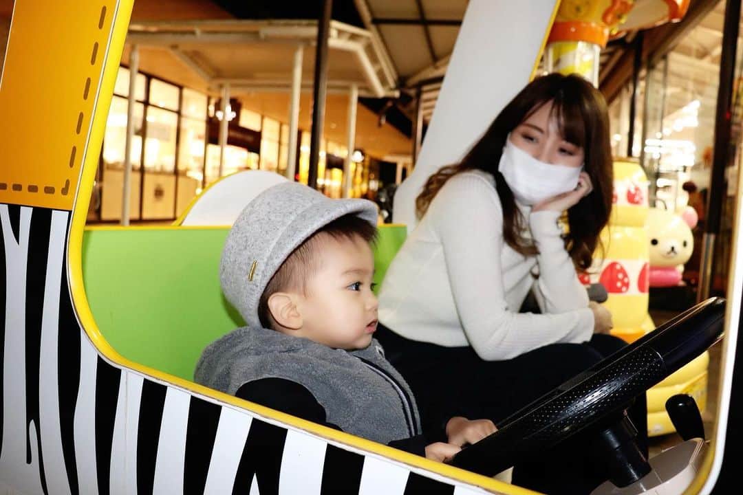 Momoeのインスタグラム：「#happy #家事 #育児 #family #家族 #boy #smile #男の子 #息子 #code #love #lucky #kids #子供 #thankyou #宝物 #ベビー #fashion #follow #心 #縁 #パパ #ママ #家族写真 #男の子ママ #赤ちゃん」