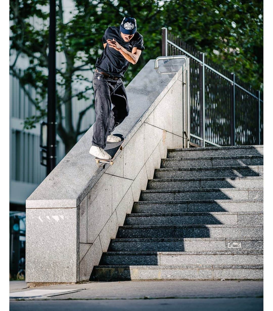 ヴィンセント・ミルウ のインスタグラム：「#independenttrucks IN PARIS 📸 @samuelashley  @freeskatemag」