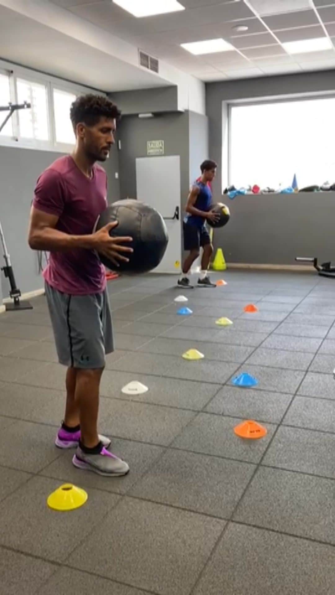 のインスタグラム：「Buen entrenamiento con @batallani y los chicos de @trainmestudio !!!」