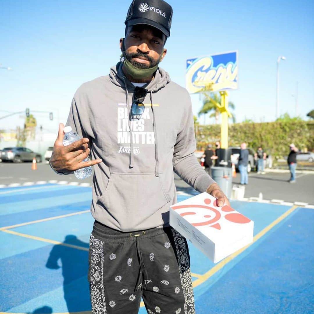 J・R・スミスのインスタグラム：「S/o @_stak5_ for putting on for the community @nipseyhussle court」