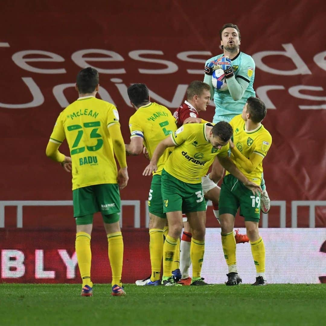 ティム・クルルさんのインスタグラム写真 - (ティム・クルルInstagram)「Hard fought 3 points ✅ Clean sheet ✅ #8unbeaten  Stoke city away next on Tuesday #otbc #gkunion」11月22日 3時54分 - timkrulofficial