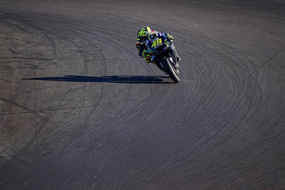 YamahaMotoGPさんのインスタグラム写真 - (YamahaMotoGPInstagram)「💬 @valeyellow46, #PortugueseGP Qualifying Result - P17:  "Today was a bit better : we made a step in race pace. You can learn a track during practice sessions, but in a race it will be different with all the other bikes. That can bring some surprises."  #MonsterYamaha  #MotoGP」11月22日 4時06分 - yamahamotogp