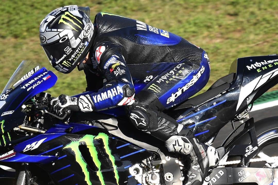 YamahaMotoGPさんのインスタグラム写真 - (YamahaMotoGPInstagram)「💬 @maverick12official, #PortugueseGP Qualifying Result - P8:  "We didn't have the same feeling today, especially with the rear grip, so in Qualifying I didn't do as well as I could have done. Maybe the hard tyre can give us something extra for tomorrow."  #MonsterYamaha  #MotoGP」11月22日 4時14分 - yamahamotogp