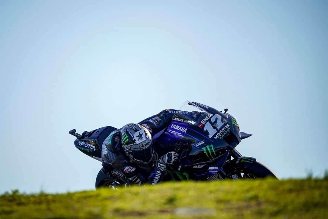 YamahaMotoGPさんのインスタグラム写真 - (YamahaMotoGPInstagram)「💬 @maverick12official, #PortugueseGP Qualifying Result - P8:  "We didn't have the same feeling today, especially with the rear grip, so in Qualifying I didn't do as well as I could have done. Maybe the hard tyre can give us something extra for tomorrow."  #MonsterYamaha  #MotoGP」11月22日 4時14分 - yamahamotogp