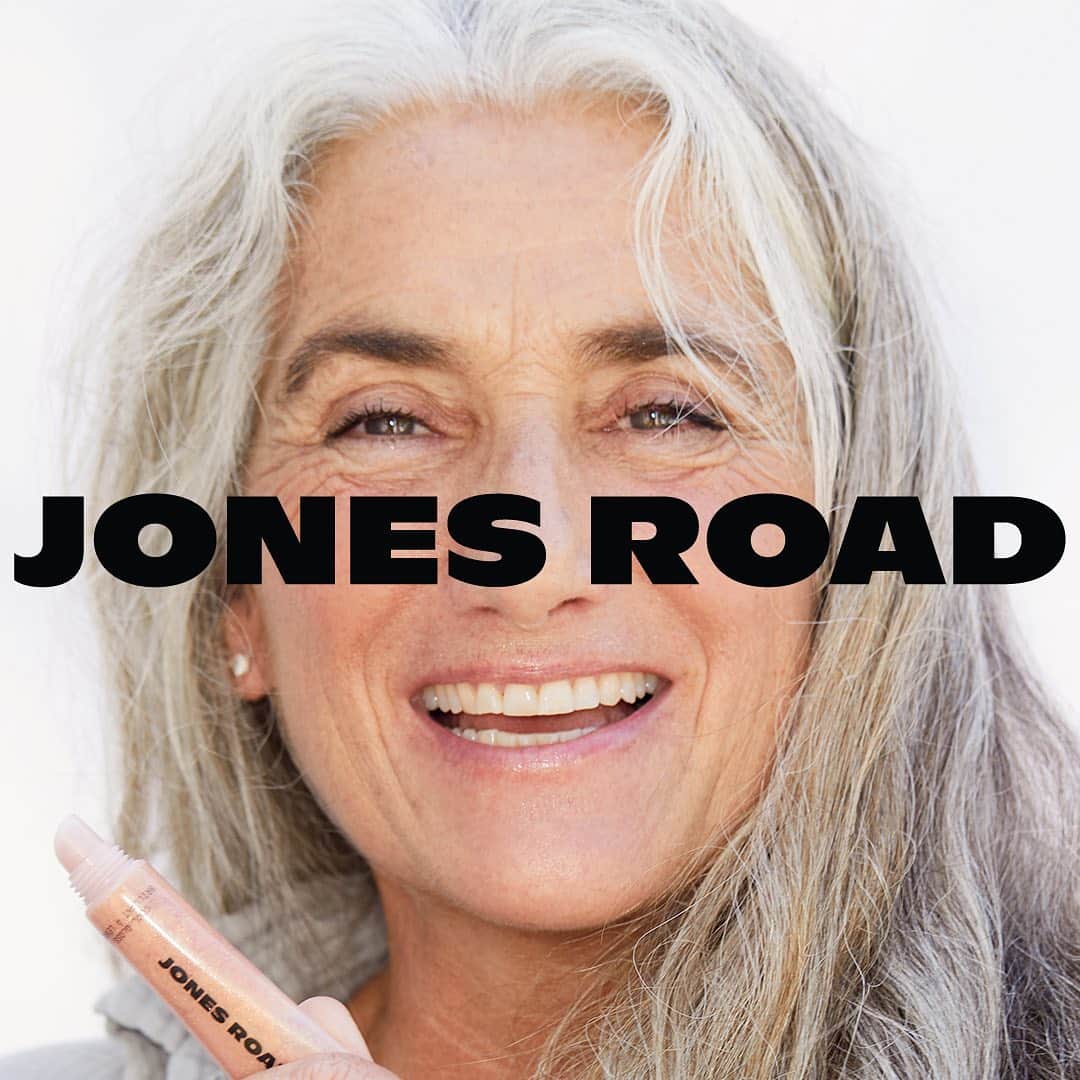 ボビー・ブラウンのインスタグラム：「Cool. Clean. Makeup.@jonesroadbeauty. Available exclusively at jonesroadbeauty.com.」