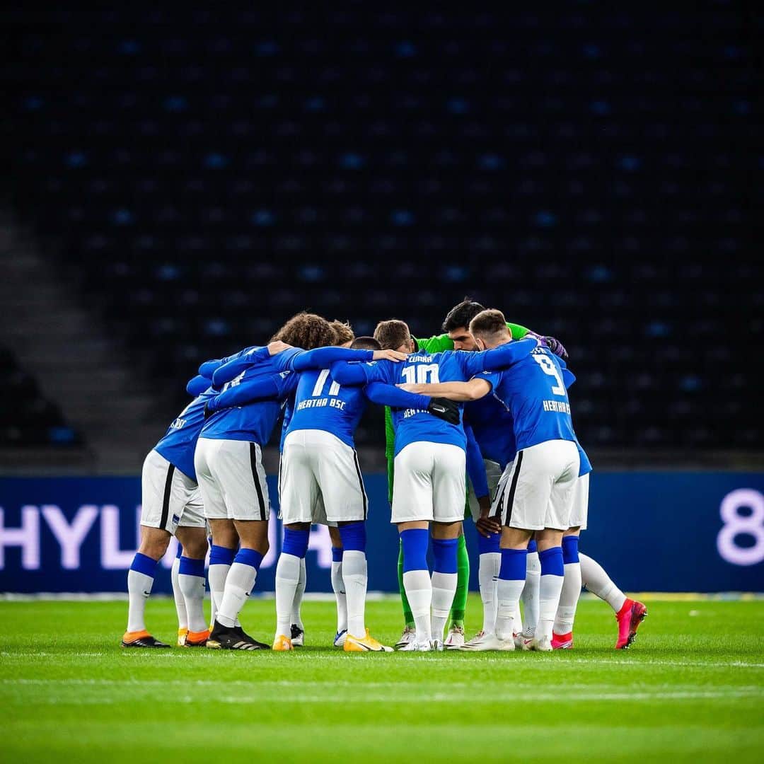 ヘルタ・ベルリンのインスタグラム：「TEAM!  . . #BSCBVB #HaHoHe #herthabsc」