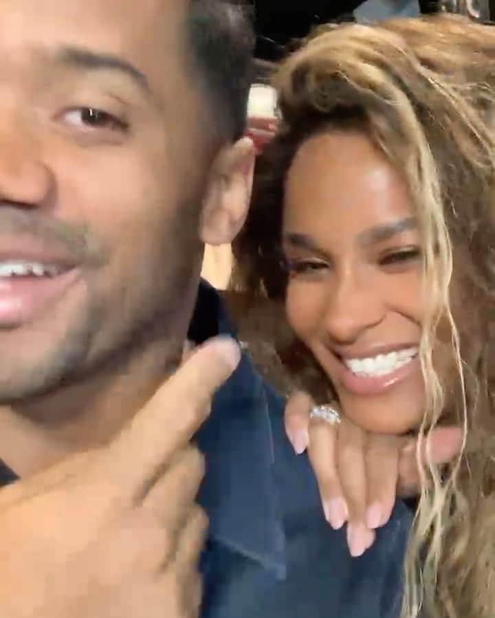 ラッセル・ウィルソンのインスタグラム：「Just sayin... @randcfragrance 😂 @Ciara」