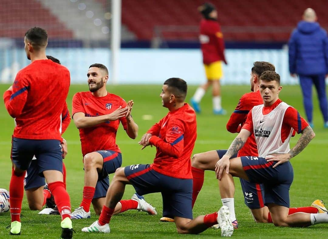 アトレティコ・マドリードさんのインスタグラム写真 - (アトレティコ・マドリードInstagram)「Can you feel it coming? 🔥🔛  🔴⚪ #AúpaAtleti ⚽ #AtletiBarça」11月22日 4時48分 - atleticodemadrid