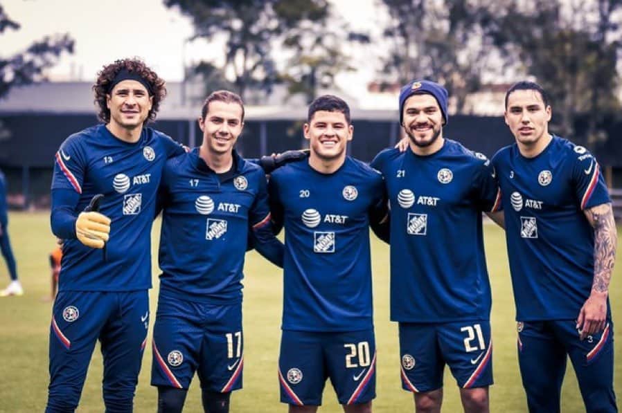 ギジェルモ・オチョアのインスタグラム：「Back in Coapa!!! 🦅 #SomosAguilas」