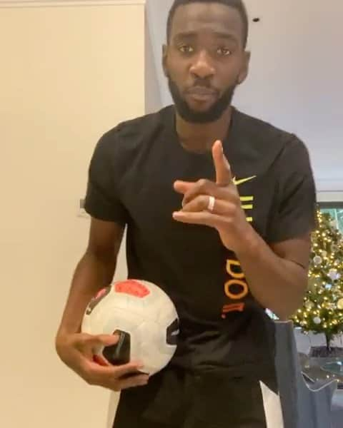 ヤニク・ボラシエのインスタグラム：「Thank you Jozy Altidore,PM Solberg and Football for Peace, I am taking the challenge and ball to empower the world and everyone in it, for a more powerful and brighter future!   I challenge @bobbyreid93 @uncs37 / @erna_solberg @footballforpeace  #TaketheBall #FootballforPeace」