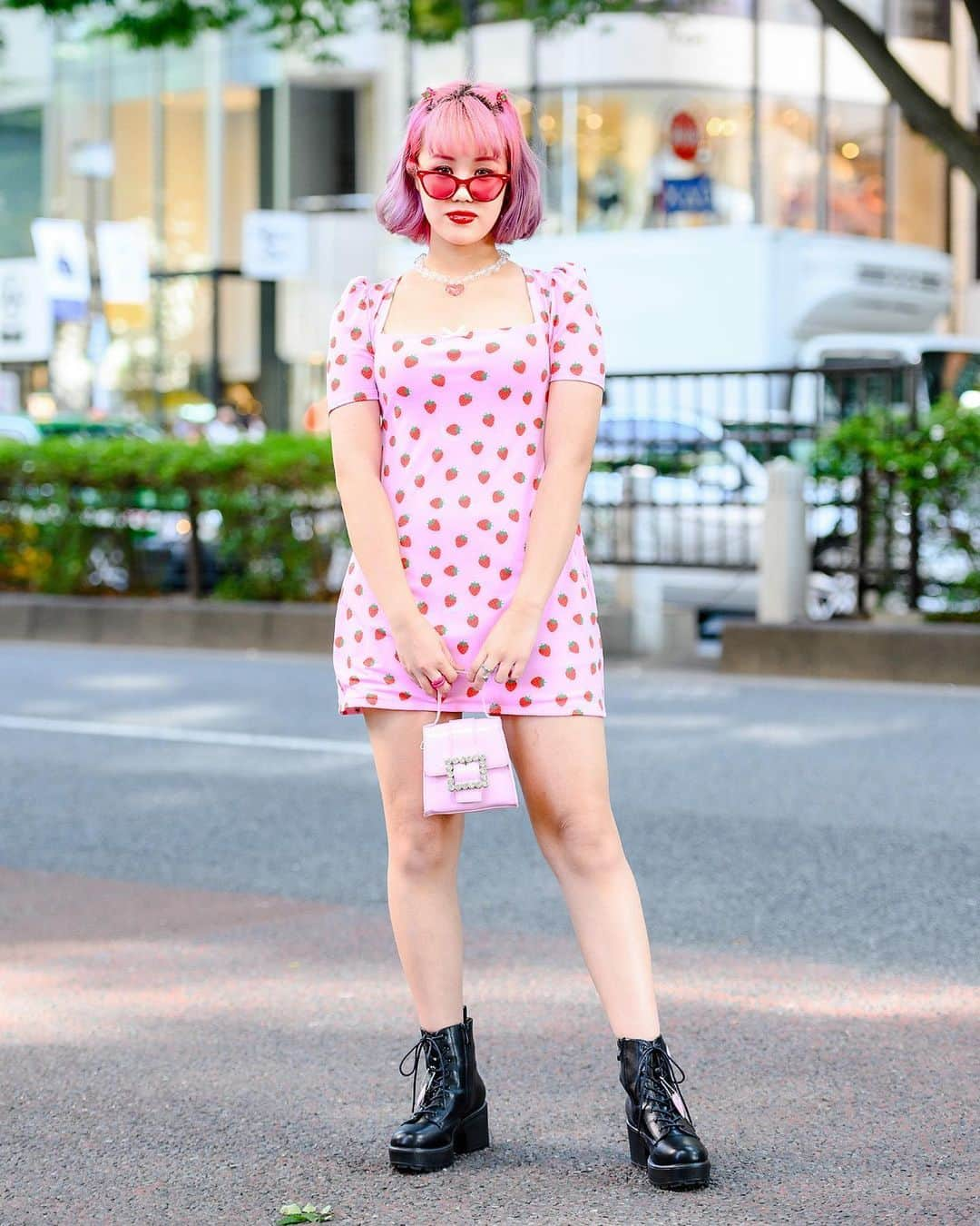 Harajuku Japanさんのインスタグラム写真 - (Harajuku JapanInstagram)「20-year-old Japanese student Harupika (@haru____pika) on the street in Harajuku wearing an O-Mighty strawberry print dress with a Sugar Thrillz mini handbag, pink tinted glasses, a heart necklace, and heart cutout boots.」11月22日 5時30分 - tokyofashion