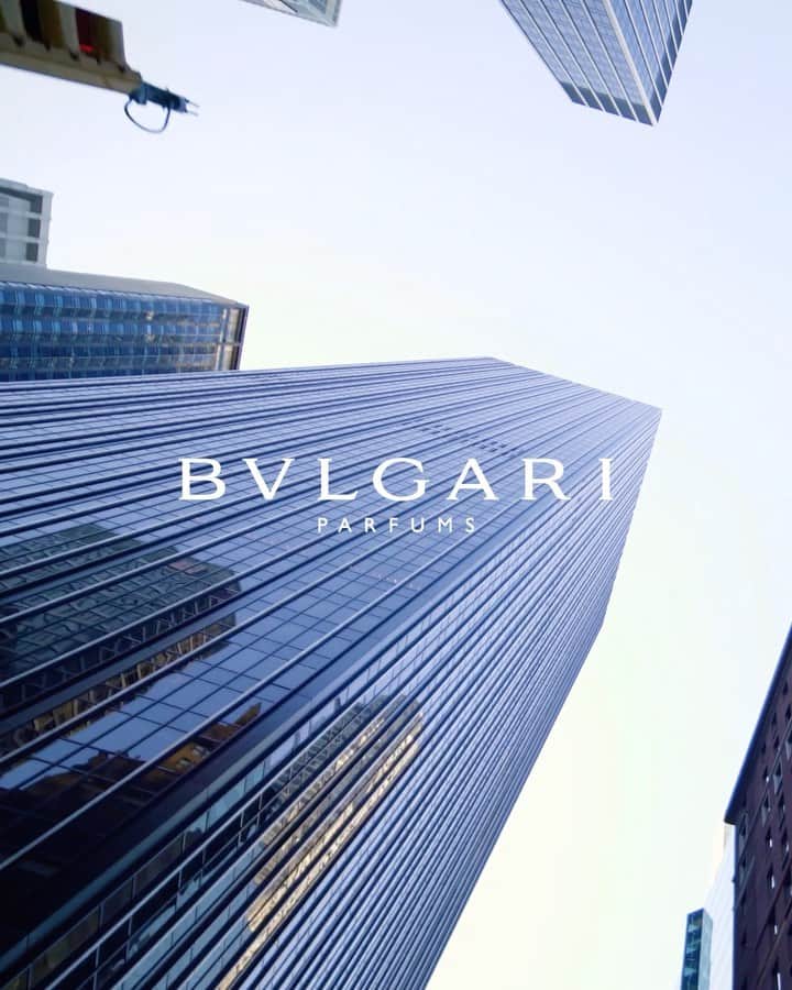 キース・パワーズのインスタグラム：「Missing my NY minutes with @BulgariParfums. Here is a fun BTS interview on me, my story & how to smell good.  #BvlgariMan #ManGlacialEssence #ConquearYourGreatness」