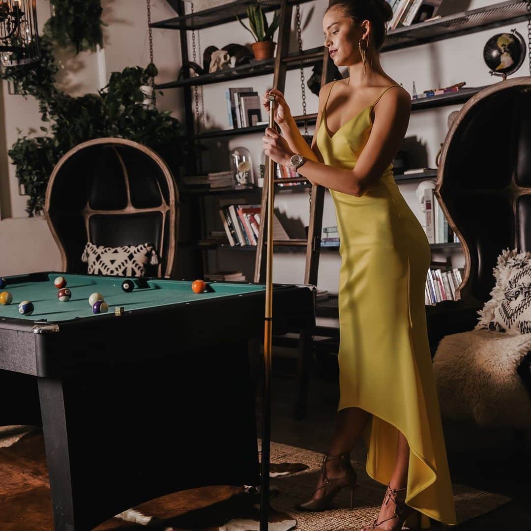 ブラックハローのインスタグラム：「Who doesn't love playing pool in an evening gown?// #BHEVE」