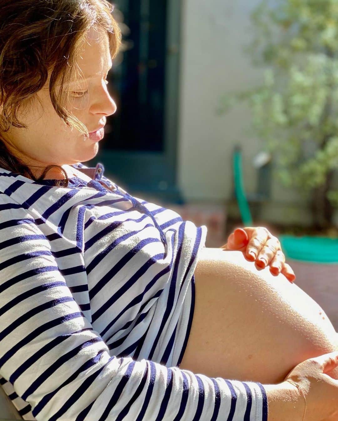ケイティ・ロウズのインスタグラム：「Any day now, baby.」