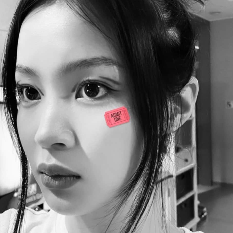 イ・ハイさんのインスタグラム写真 - (イ・ハイInstagram)「🎟」11月22日 6時50分 - leehi_hi