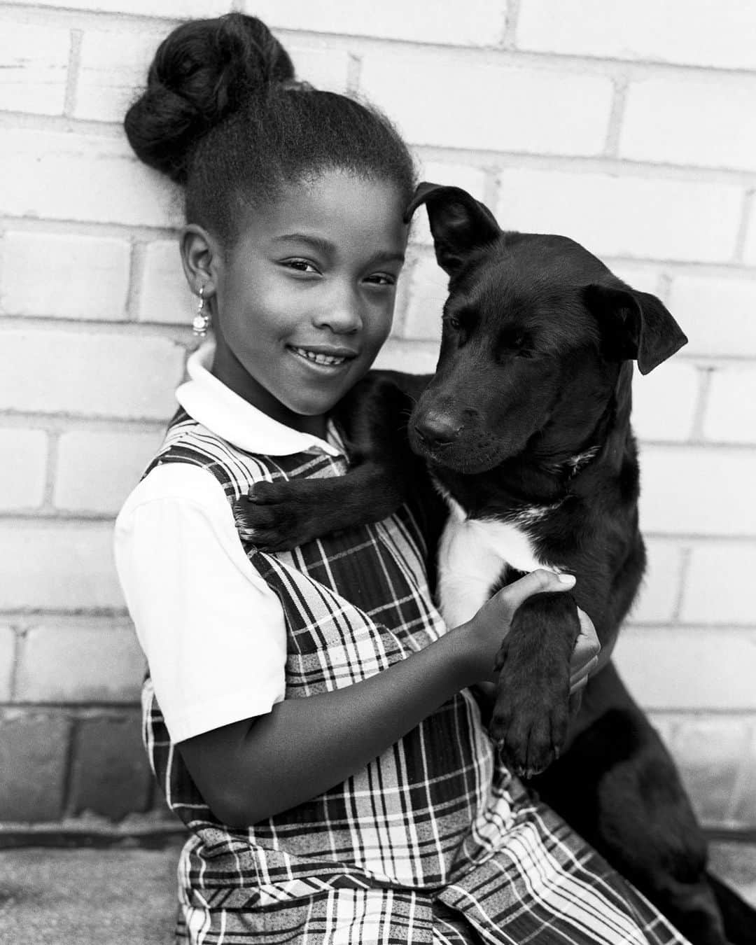ブルース・ウェーバーさんのインスタグラム写真 - (ブルース・ウェーバーInstagram)「A girl and her best friend, Detroit, Michigan, 2013.」11月22日 7時10分 - bruce_weber